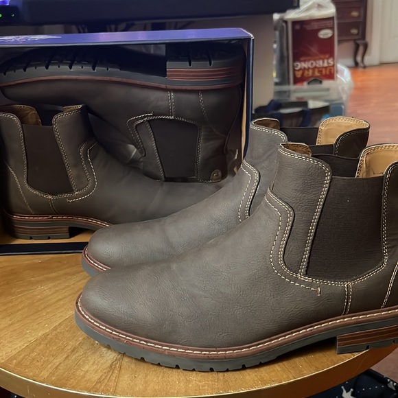 Shoes size 9M and 10M Dockers - Picture 3 of 6